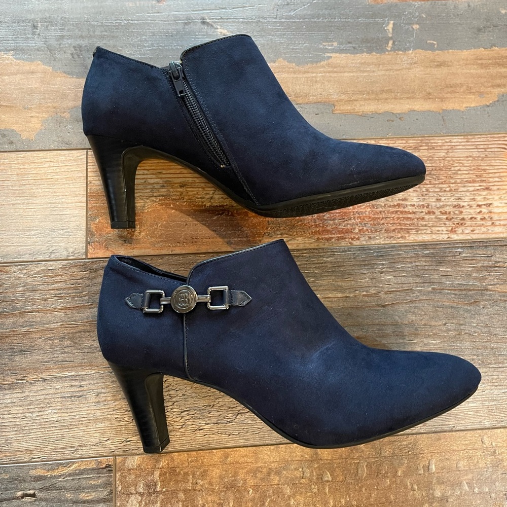 Bandolino Navy Blue Heeled Bootie 8M - Picture 5 of 10